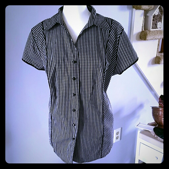 Dress Barn Tops - NWOT stretch retro checker button down 18/20W